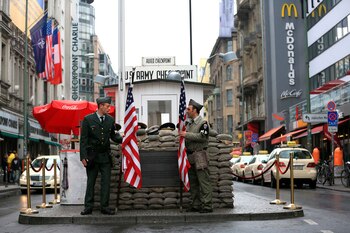 Checkpoint Charlie Berlin (Shutterstock)