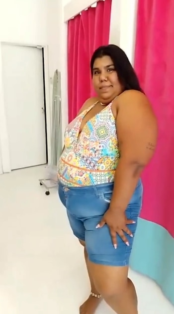 Camila presentó tres looks para