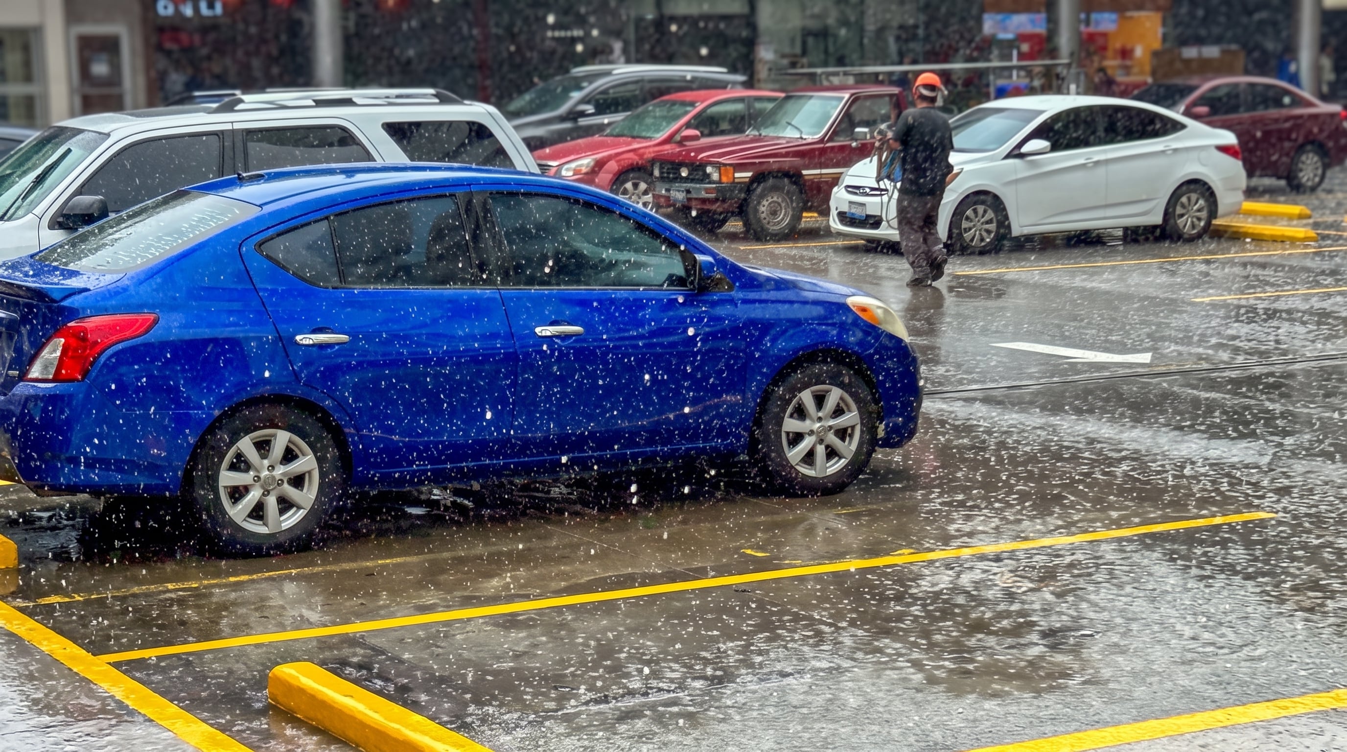 Autoridades pronostican que El Salvador tendrá lluvias y tormentas con actividad eléctrica, ráfagas de viento y posible caída de granizo durante el fin de semana. (Cortesía: Secretaría de Prensa)