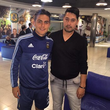 Dybala y su hermano en