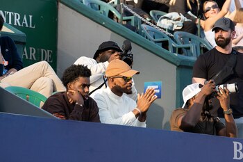 Jimmy Butler observó las semifinales