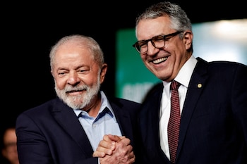 Alexandre Padilha junto a Lula