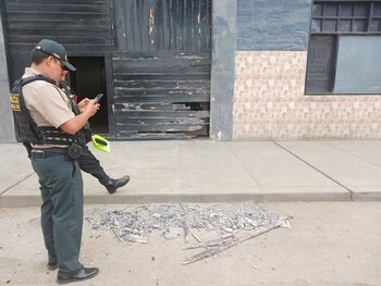 Explosivo detonó frente a la