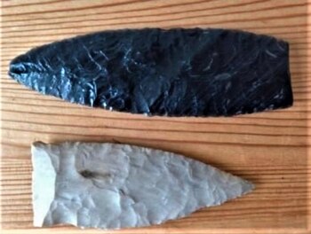 Armas ceremoniales talladas en obsidiana