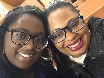 A la izquierda, Rana, la