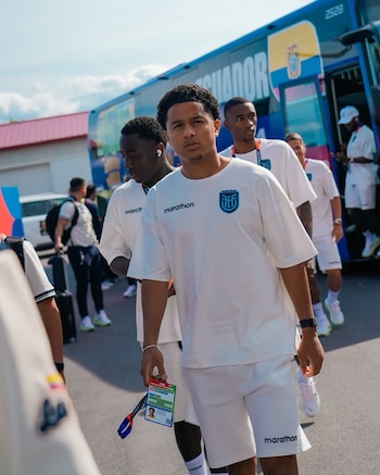 Ecuador llega a Kansas City Stadium / @LaTri