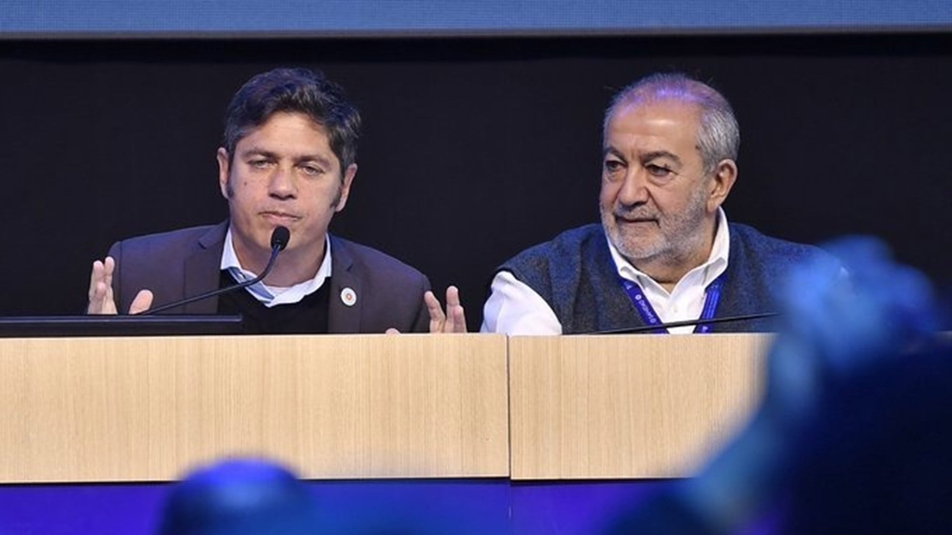 Kicillof junto a Daer en el congreso de Sanidad en La Falda, Córdoba