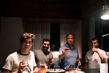 Colapinto junto a Campbell-Walter y