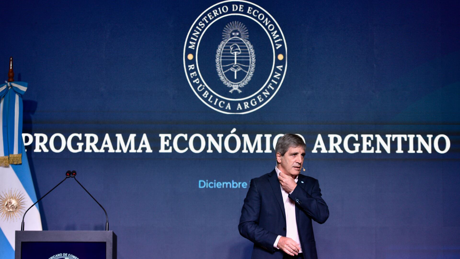 El ministro de Economía, Luis Caputo, ayer en el almuerzo del Cicyp