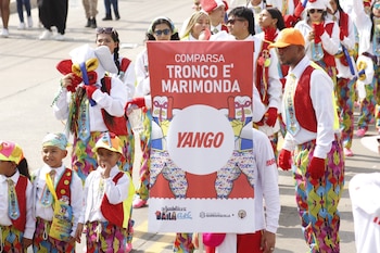 Con desfiles, comparsas y personajes