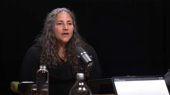 Laurie Santos, psicóloga de Yale,