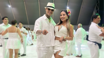 Pamela López aparece con velo