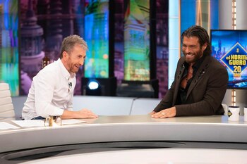 Can Yaman junto a Pablo Motos en 'El Hormiguero' (Atresmedia)