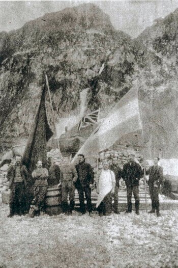 El momento que se iza