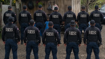 Gobierno de Costa Rica promete mano dura contra policías y funcionarios vinculados con el crimen organizado: “Les va a caer todo el peso de la ley”