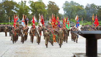 El general jefe de la División 'Castillejos' preside una parada con motivo del XLI aniversario de la BRI X