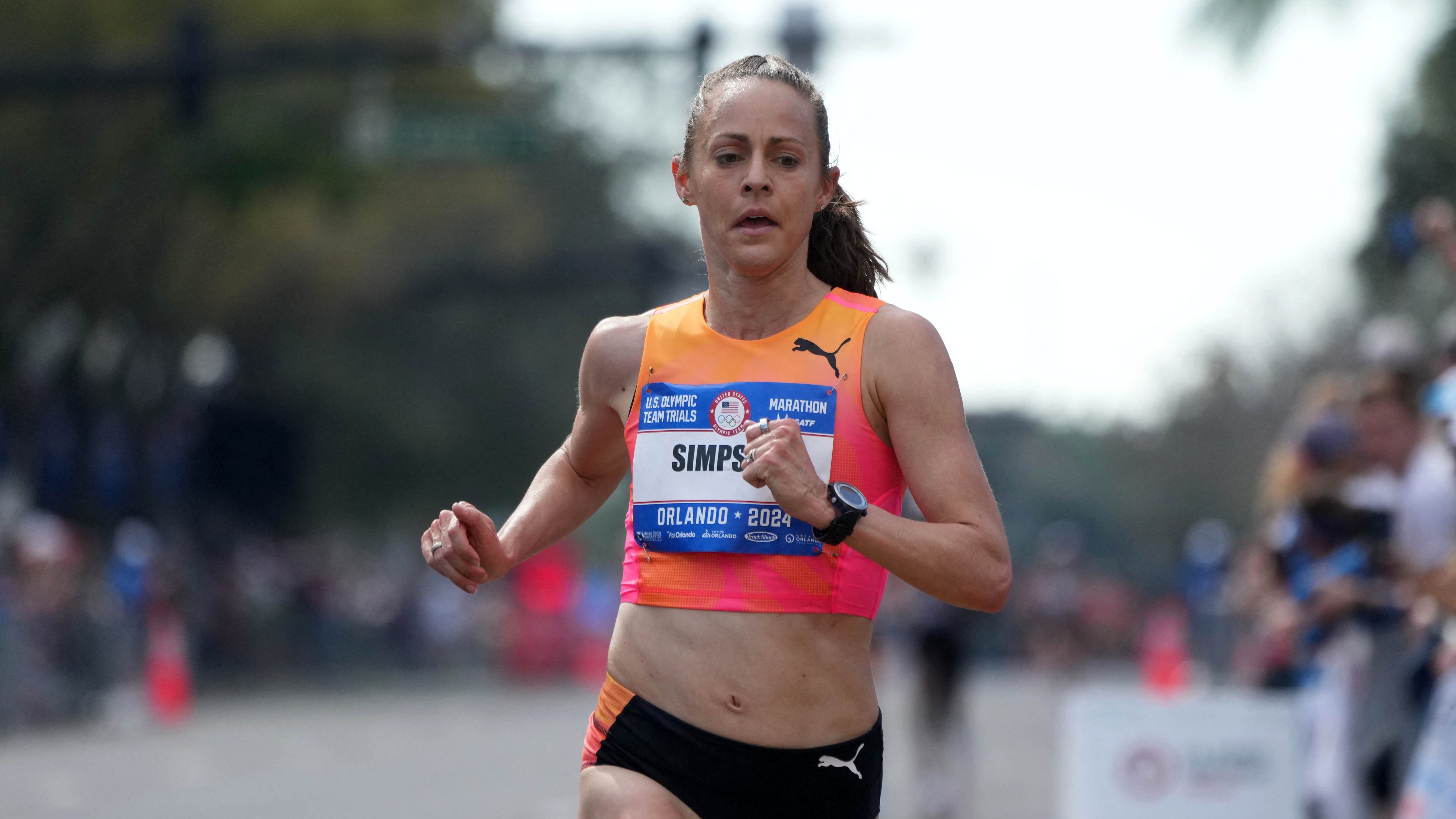 La medallista olímpica Jenny Simpson perdió el pulso durante el evento comunitario de atletismo Pop Up Miles en Raleigh, Carolina del Norte (REUTERS)