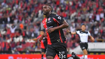 O gol do colombiano Julián