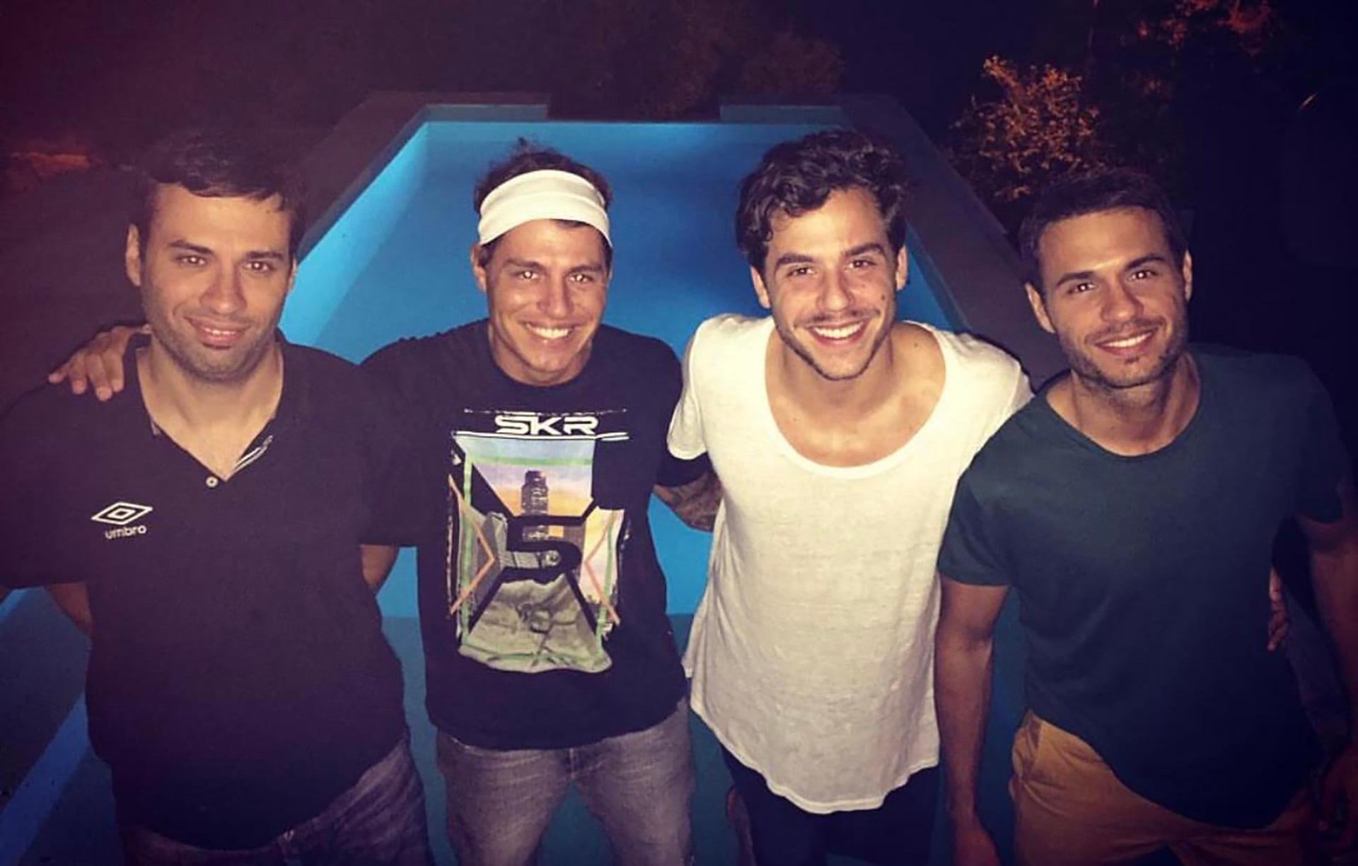Fernando Dente (33) junto a sus hermanos, Lucas (46), Guido (42) y Tomás (43).