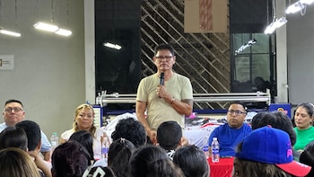 Convocan a plantón frente al