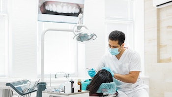 Van a hacer falta dentistas: