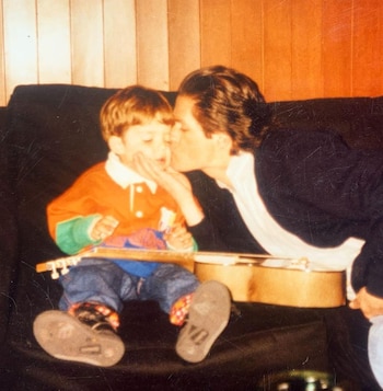 Alejandro Camacho y su hijo