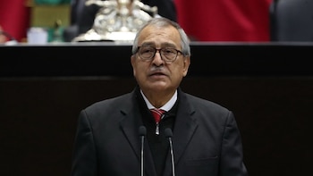 Buscan implementar “escalón universal” en espacios públicos para personas de talla baja