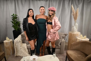 LO DE PAMPITA - JULI POGGIO Y DANI CELIS