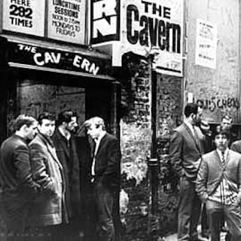 Entrada de The Cavern en