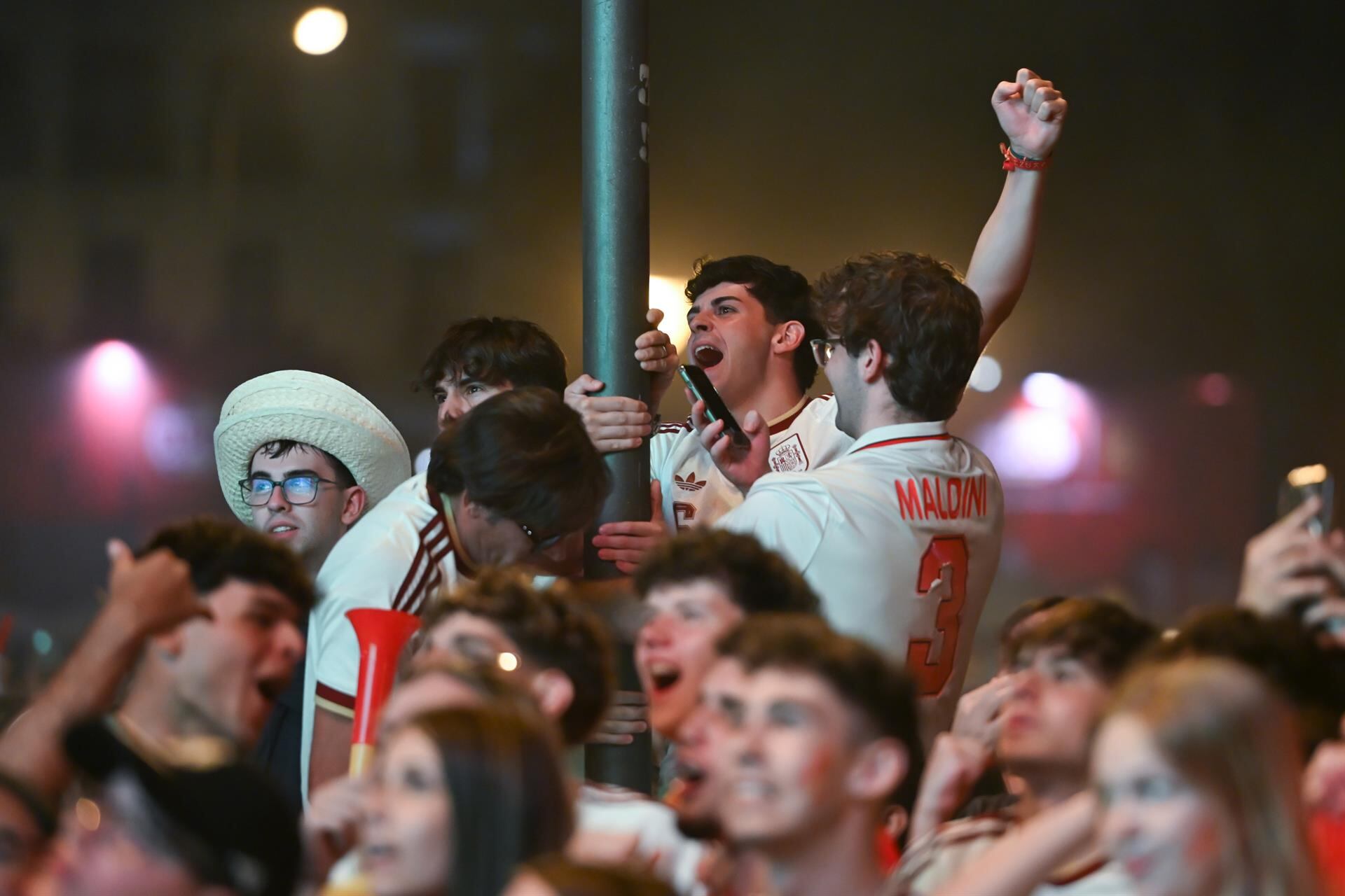 El Ayuntamiento de Madrid recomienda el transporte público para acudir a Colón a ver la final del Mundial