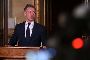 Hungría consolida su ruptura con la política de Orbán y expulsó a diez diplomáticos rusos por actividades incompatibles con la Convención de Viena. (AP/ARCHIVO)