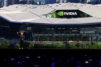 Huang explicó que la crítica en Nvidia debe darse de inmediato y con el objetivo de mejorar el trabajo, no de sancionar. (EFE/EPA/RITCHIE B. TONGO)