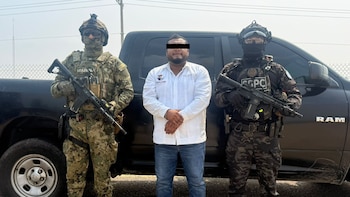 Detienen por delitos contra la seguridad y extorsión al alcalde de Juchitán de Zaragoza: UIF bloquea sus cuentas