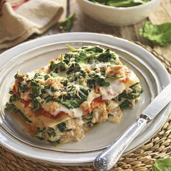 Lasaña de atún con bechamel