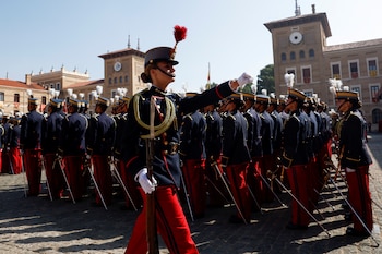 La princesa Leonor en la ceremonia de jura de bandera celebrada en la Academia Militar de Zaragoza. REUTERS/VINCENT WEST/POOL