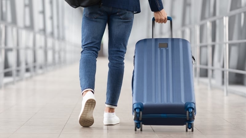 La Justicia federal ordena a una aerolínea internacional indemnizar a un pasajero por un retraso de 33 horas en vuelo de Buenos Aires a Sídney. (Foto de archivo: Shutterstock).