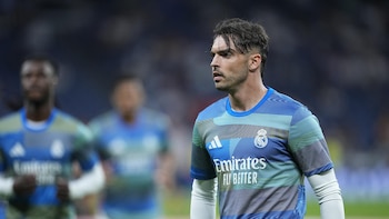 Raúl Asencio, baja en la lista del Real Madrid para la vuelta de cuartos de final ante el Bayern