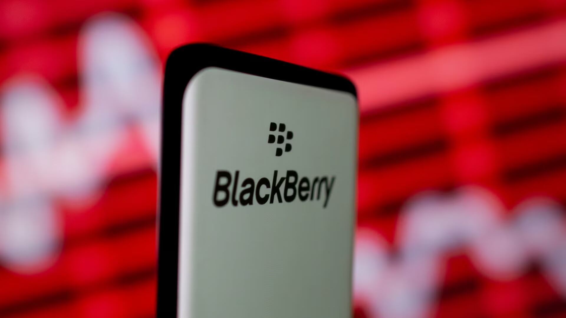 Nokia aún no se olvida de los celulares, mientras que BlackBerry hoy hace algo diferente