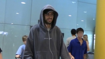 Gerard Piqué regresa a Barcelona con sus hijos tras 'coincidir' con Shakira en la final del Mundial