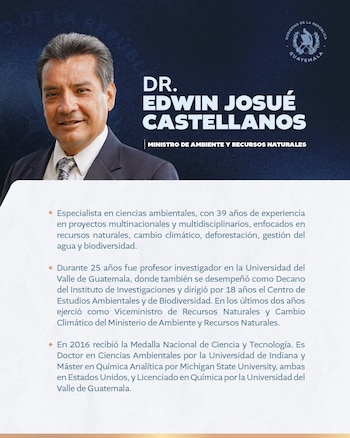 Fotografía de Edwin Josué Castellanos sobre un texto que detalla su trayectoria académica y cargo como ministro en Guatemala