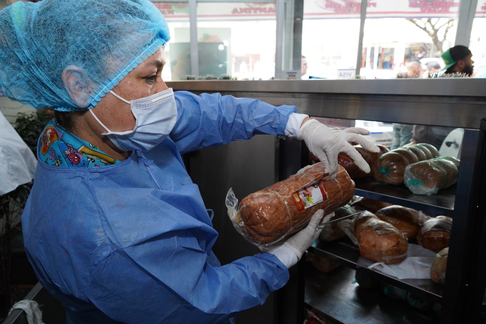 La normativa sanitaria en Colombia exige a los establecimientos de alimentos cumplir con planes de saneamiento, control de plagas y condiciones higiénicas - crédito Secretaría de Salud Bogotá