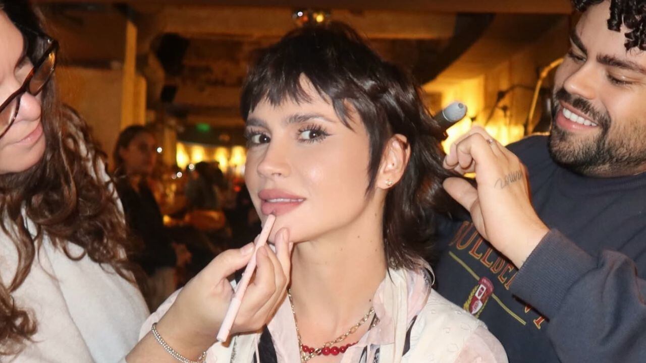 Celeste Cid revive su famoso look de "Resistiré" con un nuevo cambio de imagen