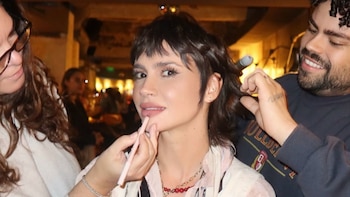 Celeste Cid sorprendió con un cambio de look que recordó a su icónico personaje en Resistiré: “Me pusieron coqueta”