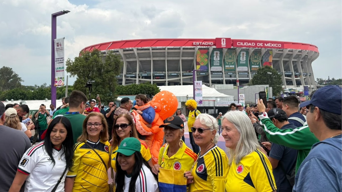 Fotos y video: Con fervor por el Mundial 2026, aficionados llegan al Estadio Ciudad de México pese a bloqueos y restricciones