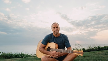 Jack Johnson vuelve a Buenos Aires con un show que mezcla música, cine y cultura surfer