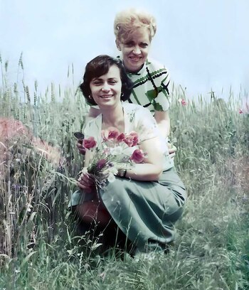 Helena, de 52 años, y