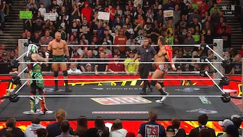 Penta batalló contra Austin Theory