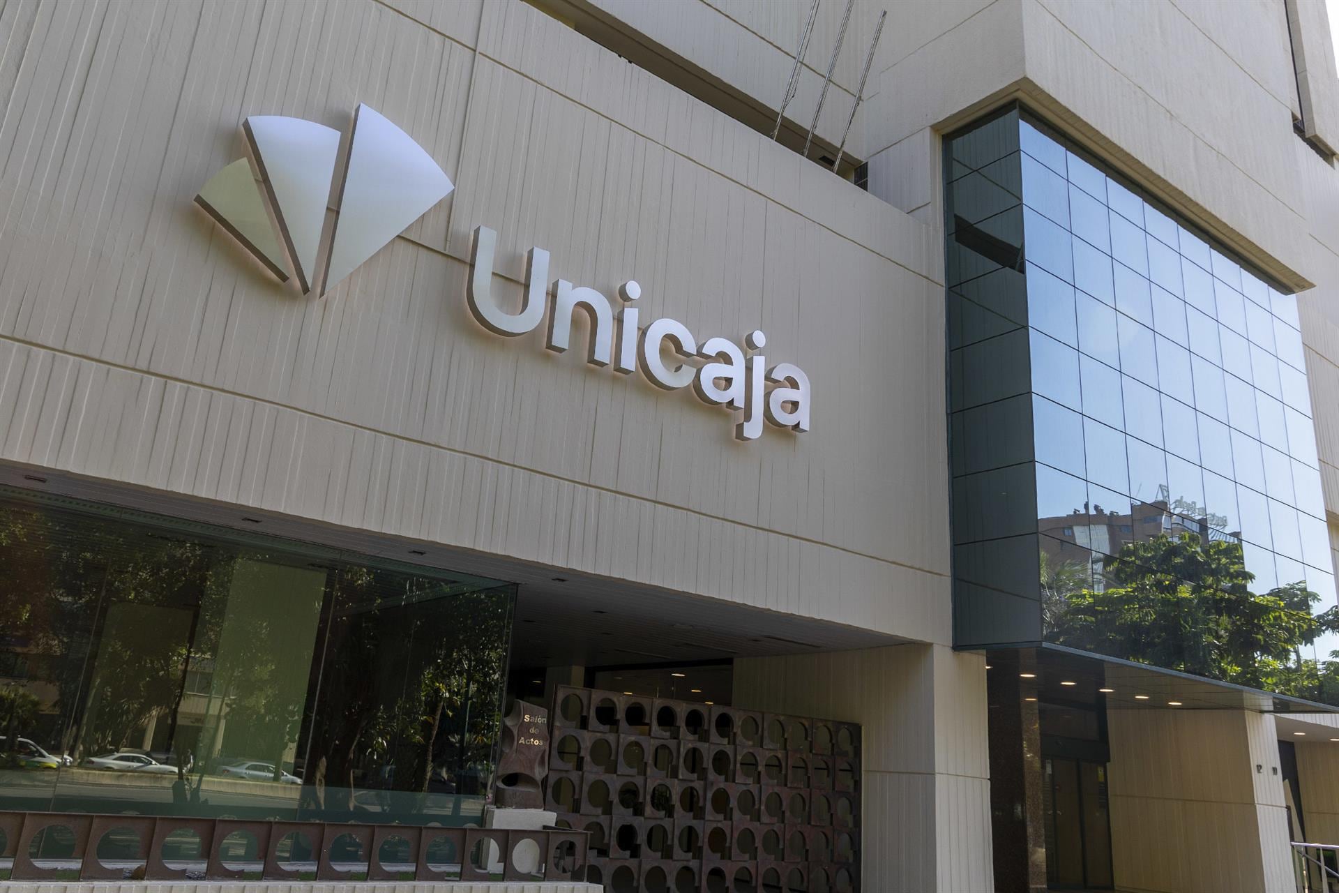 Unicaja activa una línea especial de financiación al 0% para apoyar a los afectados por las inundaciones