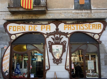 Cartel modernista de un 'horno de pan' en Barcelona (Flickr / Enciclopedia Bonàs)
