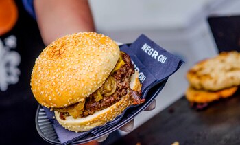 Con cebollas caramelizadas y pan